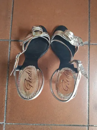 Sandalias Gredel Salón Negro y Plata