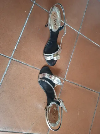 Sandalias Gredel Salón Negro y Plata