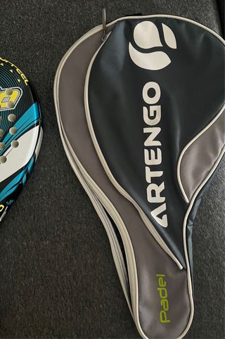 Mochila Dunlop Padel con Pelotas y Pala Artengo