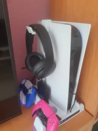 Consola Sony PS5 Blanca y Multicolor