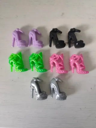 Lote 5 pares zapatos Barbie