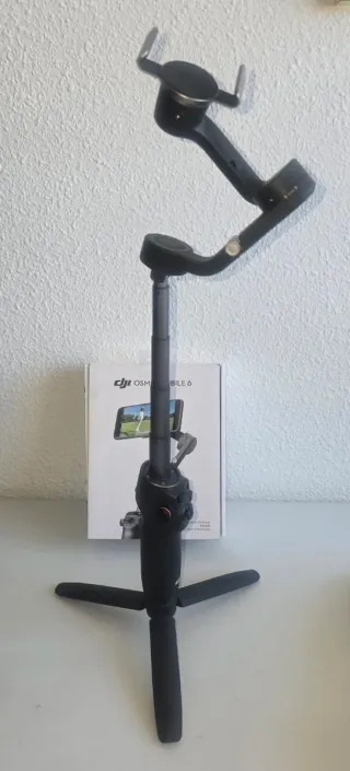 DJI Osmo Mobile 6 con estuche Skyreat