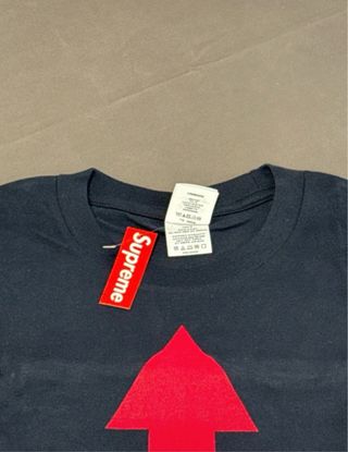 Camiseta Supreme World Famous Negra