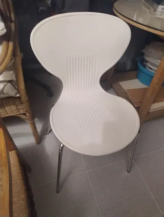 Sedia bianca Ant da cucina