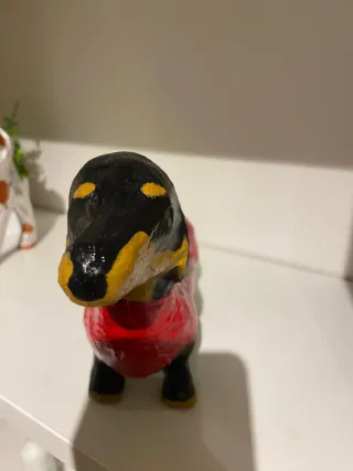 Escultura perro salchicha hecho a mano