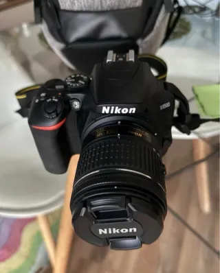 Cámara Nikon D3500 Negra. Como nueva.