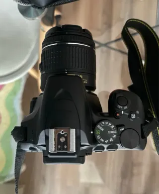 Cámara Nikon D3500 Negra. Como nueva.