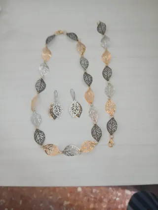 Conjunto collar, pulsera y pendientes hoja
