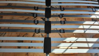 Somier láminas 150x220cm con patas desmontables