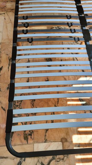 Somier láminas 150x220cm con patas desmontables