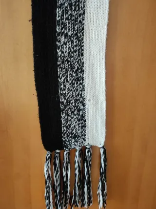 Bufanda de punto blanco y negro