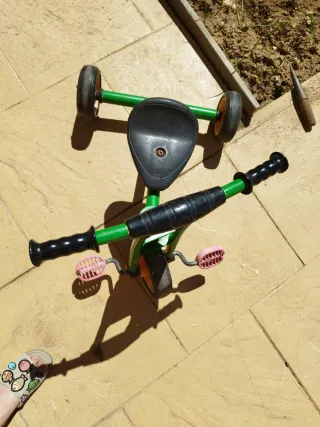 Triciclo infantil verde