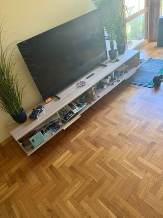 Mueble TV y Televisor