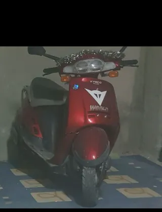 Kymco Scooter Rojo Automático