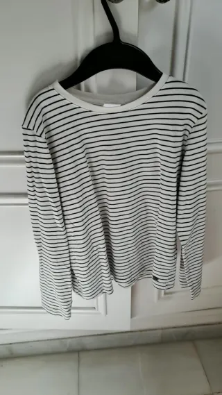 Set di abbigliamento donna: magliette, pantaloni e gonne