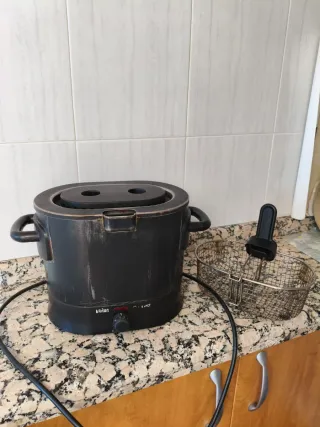 Freidora de aceite Braun con cesta