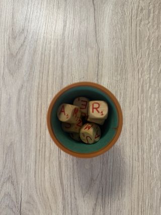Juego de dados con letras