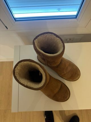 Botas UGG Classic Short II Pelo Cuero