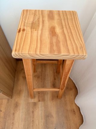 Taburete de madera