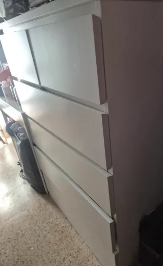 Litera de madera y gavetero