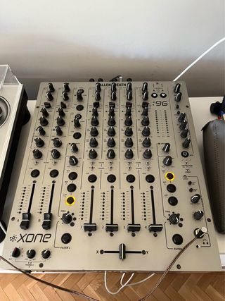 Allen & Heath Xone 96 Mesa Mezclas DJ