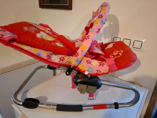 Hamaca para bebé con diseño de flores y abejas