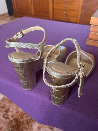 Sandalias doradas plataforma talla 39
