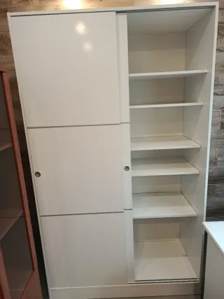 Armario blanco 2 puertas correderas ,color blanco.