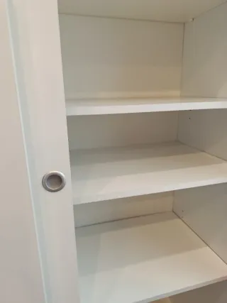 Armario blanco 2 puertas correderas ,color blanco.