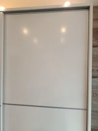 Armario blanco 2 puertas correderas ,color blanco.