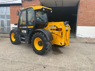 Telescópica JCB AgriSuper 542-70