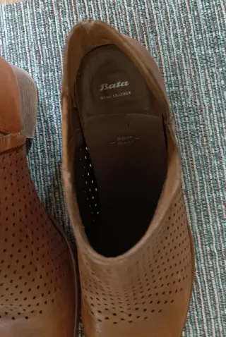 Stivaletti donna marrone traforati