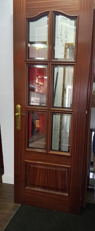 Puerta doble madera con cristal