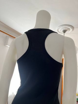 Camiseta tirantes negra con pedrería Talla M