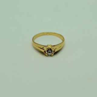 Anillo Oro 18k con Diamante 3.07g