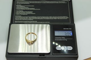 Anillo Oro 18k con Diamante 3.07g