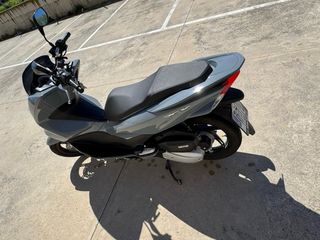 Honda PCX Gris Maxi Scooter Automática