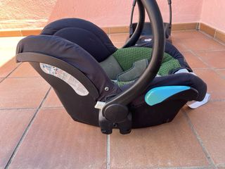 Silla coche Bebe Confort con adaptador