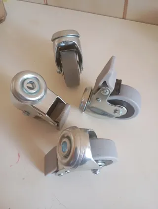 Rueda giratoria con freno (4 unidades)