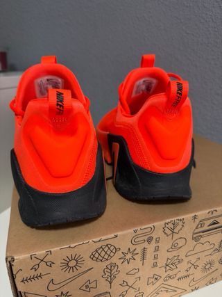 Nike Free Metcon 6 Naranja y Negro