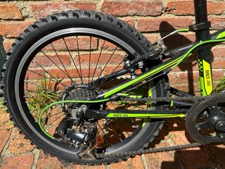 Bici Cube Race 200 20”