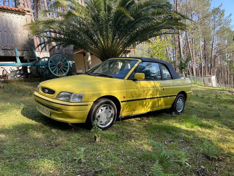 Ford Escort Cabrio 16 válvulas - foto 1