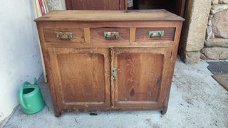 Mueble antiguo madera y metal