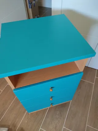 Mesita de noche infantil azul