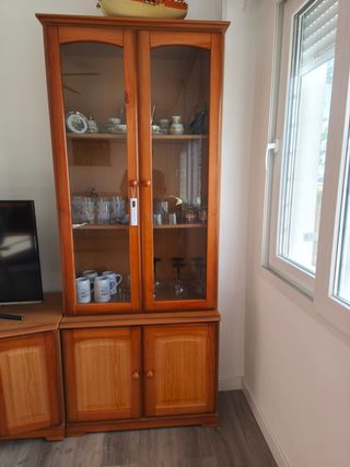 Mueble salón en madera estilo provenzal.