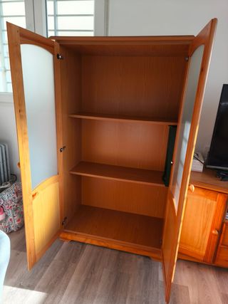 Mueble salón en madera estilo provenzal.