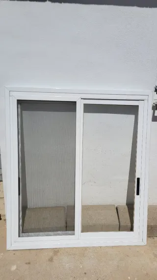 Ventana aluminio con mosquitera