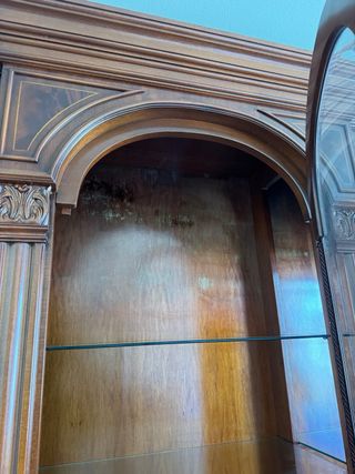 Vitrina de madera maciza