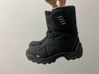 Botas nieve niño. Talla 27. Quechua (Decathlon).