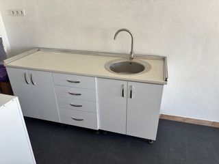 Muebles de cocina blancos de madera